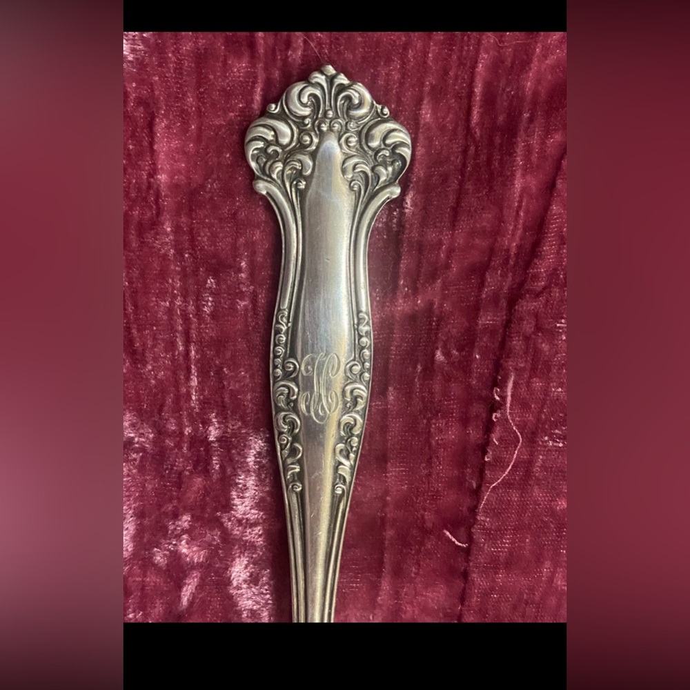 Vintage 1947 Rogers Bros XS Triple Ornate Fork #7915 - Picture 4 of 12